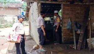 Polres Probolinggo Bantu Korban Banjir