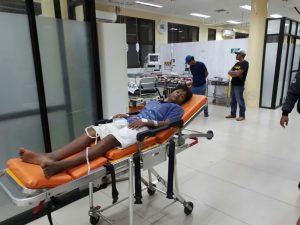 Terkena Tembakan Petugas, Bocah Pelaku Pencurian Dilarikan ke Rumah Sakit.