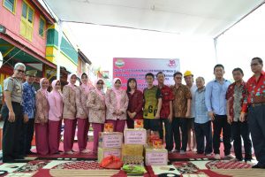 Bhayangkari Riau Datangi Korban Kebakaran Pasar Lama Siak