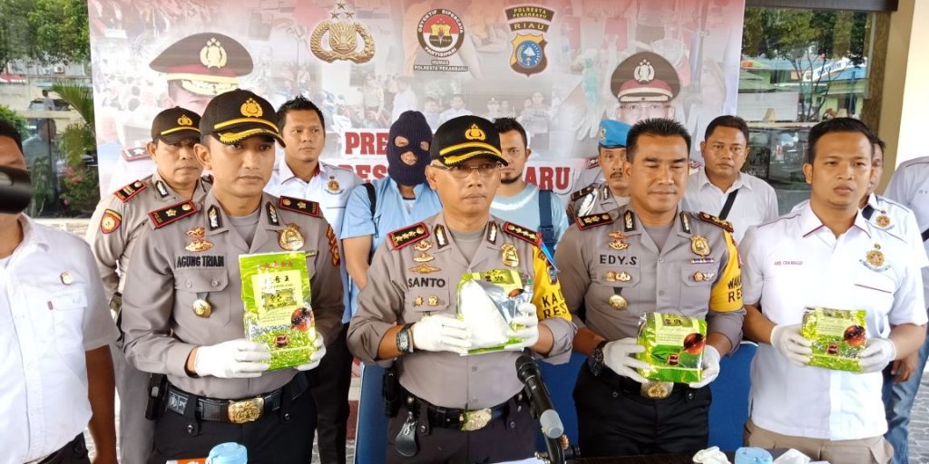Polresta Pekanbaru Bekuk Bandar Narkoba Kampung Dalam