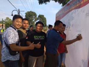 Masyarakat Dan Polres Muko-Muko Menggelar Acara Dukungan Anti Teroris