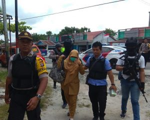 Densus 88 Amankan Pasutri Palangka Raya.