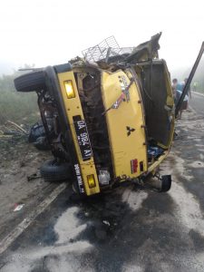 Dua Dump Truck Adu Kuat di Tjilik Riwut