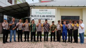 Kapolres Tanjung Balai Silaturahmi ke Kantor MUI