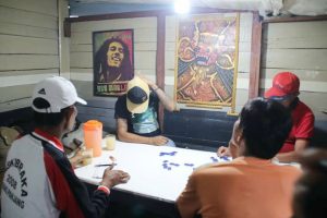 Tim Gabungan Pol PP, Dishub, TNI dan Polres Padang Panjang Razia Miras di Warung