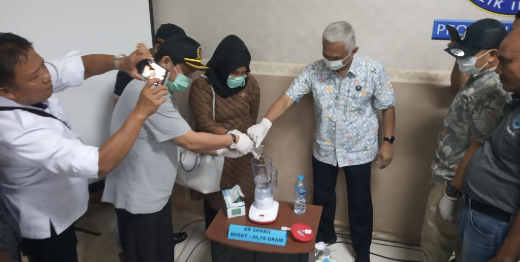 Sabu Tak Bertuan Asal Jawa Timur Dimusnahkan BNNP Maluku