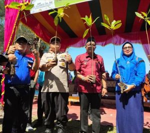 Satpol Air Polres Pasaman Barat Tanam Seribu Batang Mangrove di Nagari Katiagan
