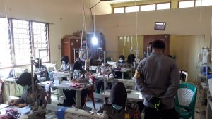 Polres Payakumbuh Berdayakan Polwan Cetak Ribuan Masker Antisipasi Kelangkaan