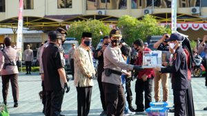 Peringati Kemerdekaan RI ke-75, Polda Kalsel Bantu Warga Terdampak Pandemi