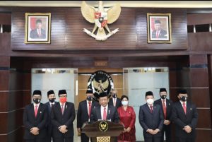 Mahfud MD Tunjuk Benny Mamoto Ketua Harian Kompolnas