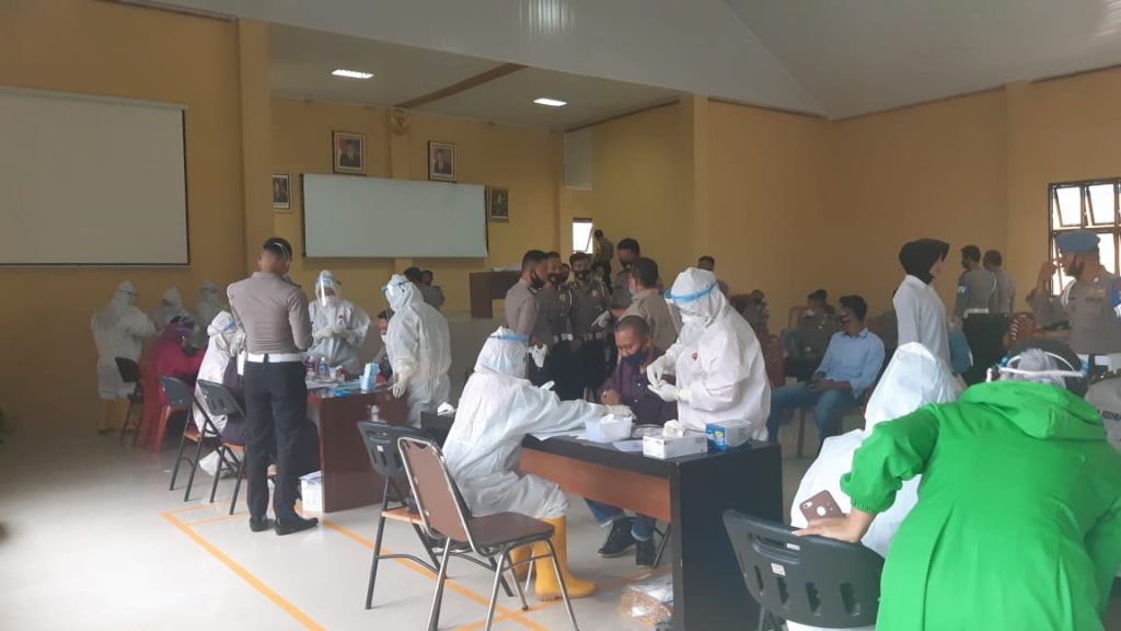 Personel Polres Solok Selatan Jalani Uji Swab