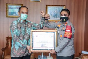 Kapolres Metro Jakut Raih Penghargaan Dari Dirjen Dukcapil Kemendagri