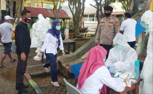 Polsek Kep Seribu Utara Bersama Instansi Terkait Beri Pelayanan Swab Test