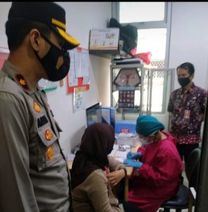 Kapolsek Pademangan Monitoring Pelaksanaan dan Pendistribusian Vaksin