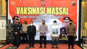 Curhat Warga ke Kapolri Setelah Divaksin, “Kami Senang dan Atusias Setelah Menunggu Setahun”