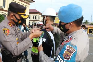 Polres Lhokseumawe Gelar Upacara pemberian Reward Kepada Personil Terbaik