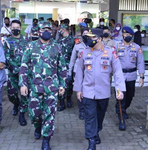 Panglima TNI dan Kapolri Tinjau Vaksinasi Massal di Jakarta