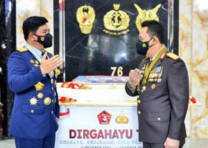 HUT ke 76 TNI, Kapolri: Sinergitas TNI – Polri Mutlak Sebagai Kekuatan Strategis Hadapi Tantangan