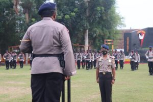 Dansat Brimob Pimpin Upacara Purna Tugas dan Kenaikan Pangkat