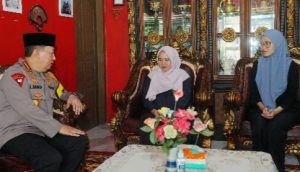 Kapolri Kunjungi Keluarga AKP Anm Lusiyanto, Ungkap Dukacita Mendalam