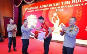 Kapolri Apresiasi Prestasi Tim Bola Voli Jakarta Bhayangkara dan Jakarta Popsivo Polwan