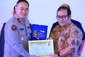 Divisi Humas Polri Raih Penghargaan Keterbukaan Informasi Berdampak-Adaptif