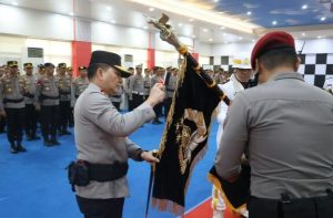 Kapolda Sulut Pimpin Upacara Pencucian Pataka Maesa’an Waya
