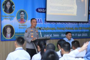 Kadiv Humas Beri Motivasi Murid SMA Hadapi Bonus Demografi