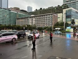Hadir di Titik Vital Jakarta, Detasemen Perintis Korsabhara Polri Pastikan Aktifitas Pagi Warga Aman dan Nyaman.